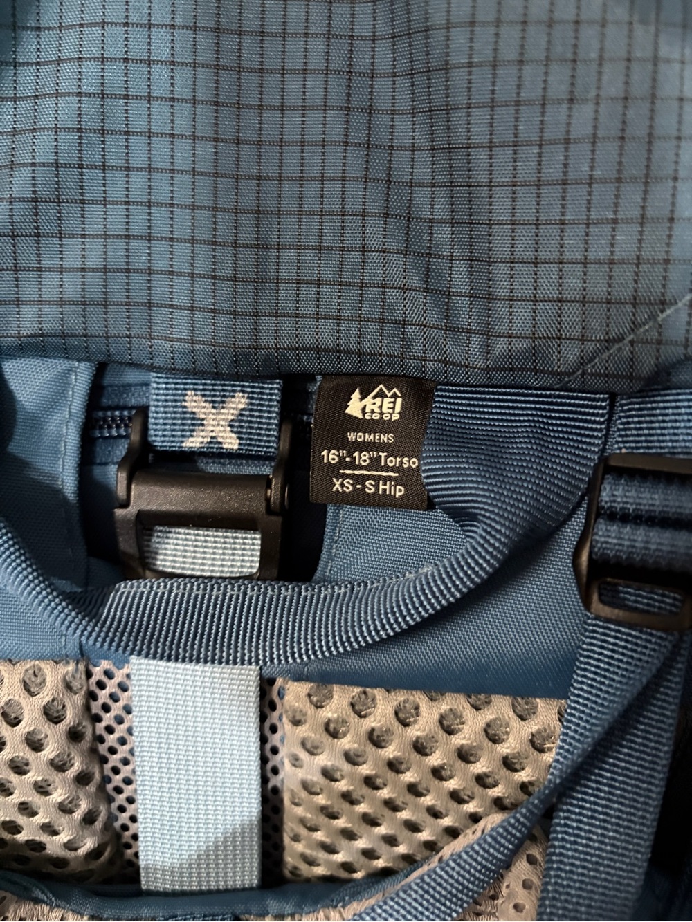 REI Co-op Women's Traverse 35 hiking Backpack 35 liters 16“-18”torso XS-S blue - Picture 4 of 11